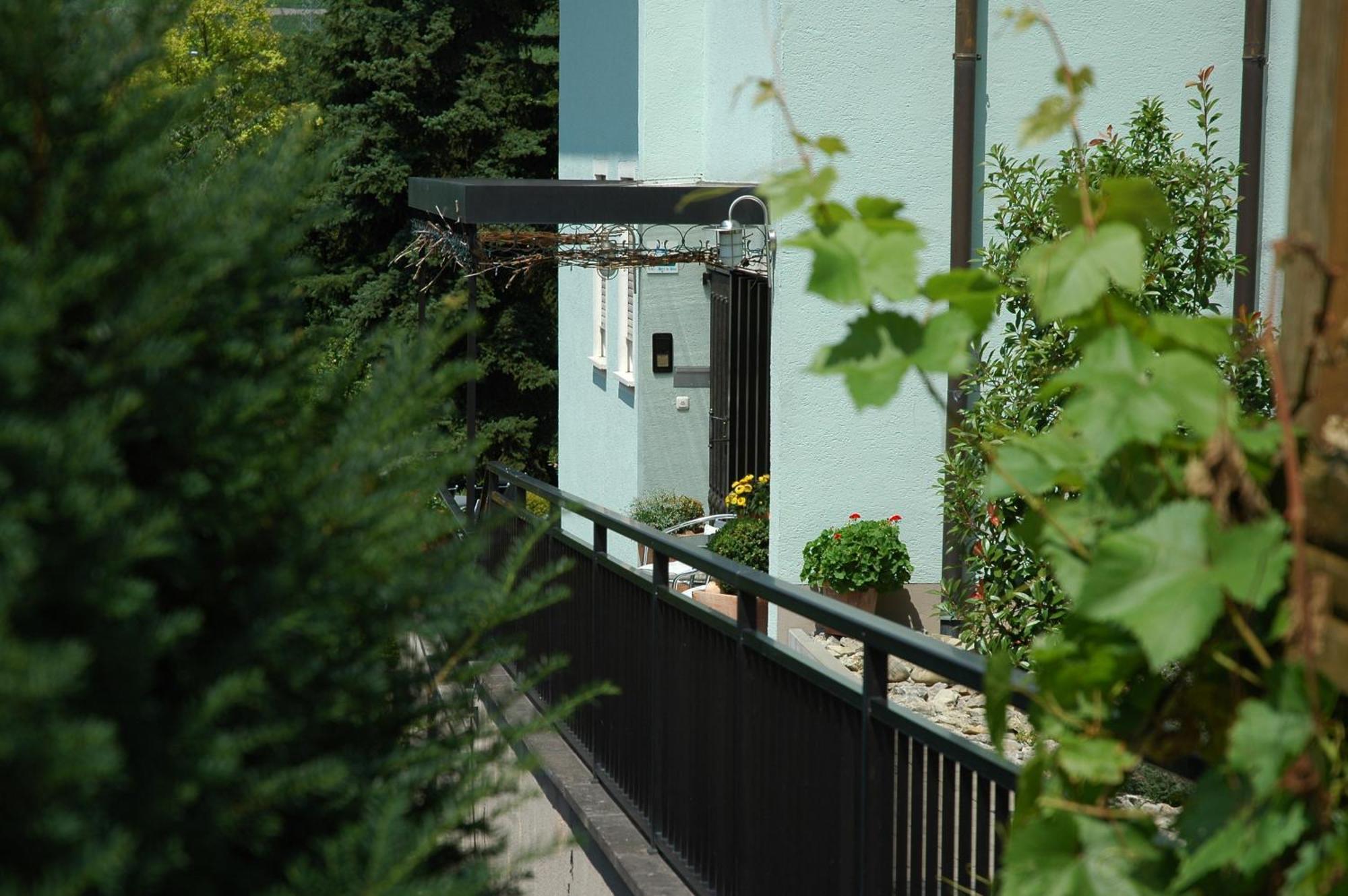 Hotel-Garni 'Zum Weinkrug' Sommerhausen Eksteriør bilde