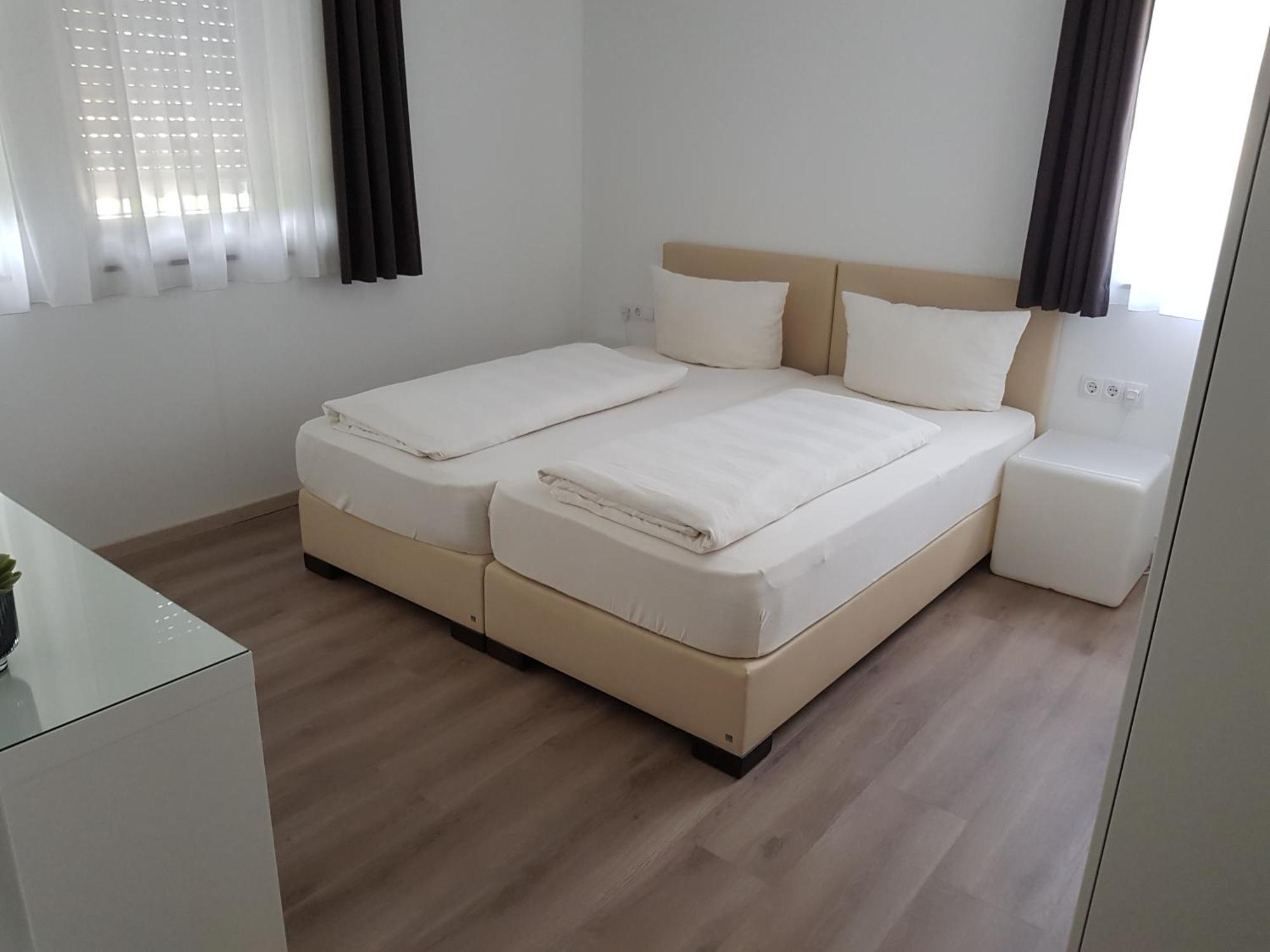 Hotel-Garni 'Zum Weinkrug' Sommerhausen Rom bilde